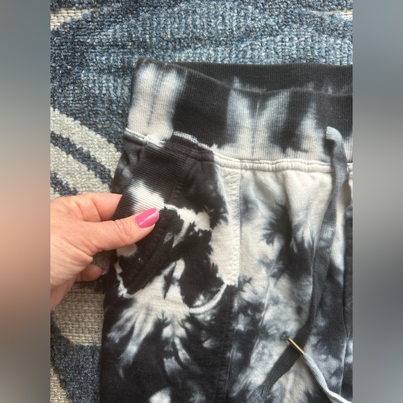 🔥Young Fabulous & Broke Tie Dye Cuffed Joggers - Picture 5 of 9
